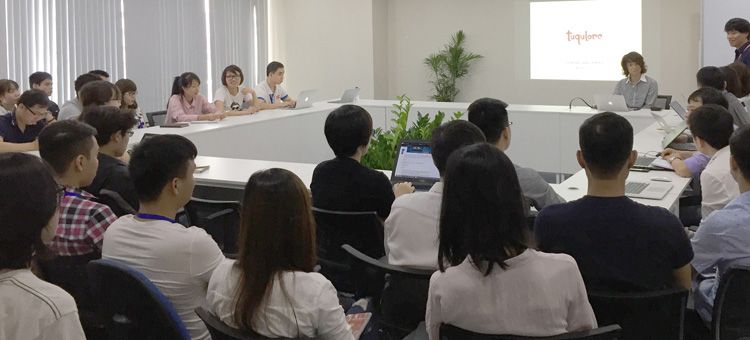 ベトナムのオフショア開発会社へのデザイン講義